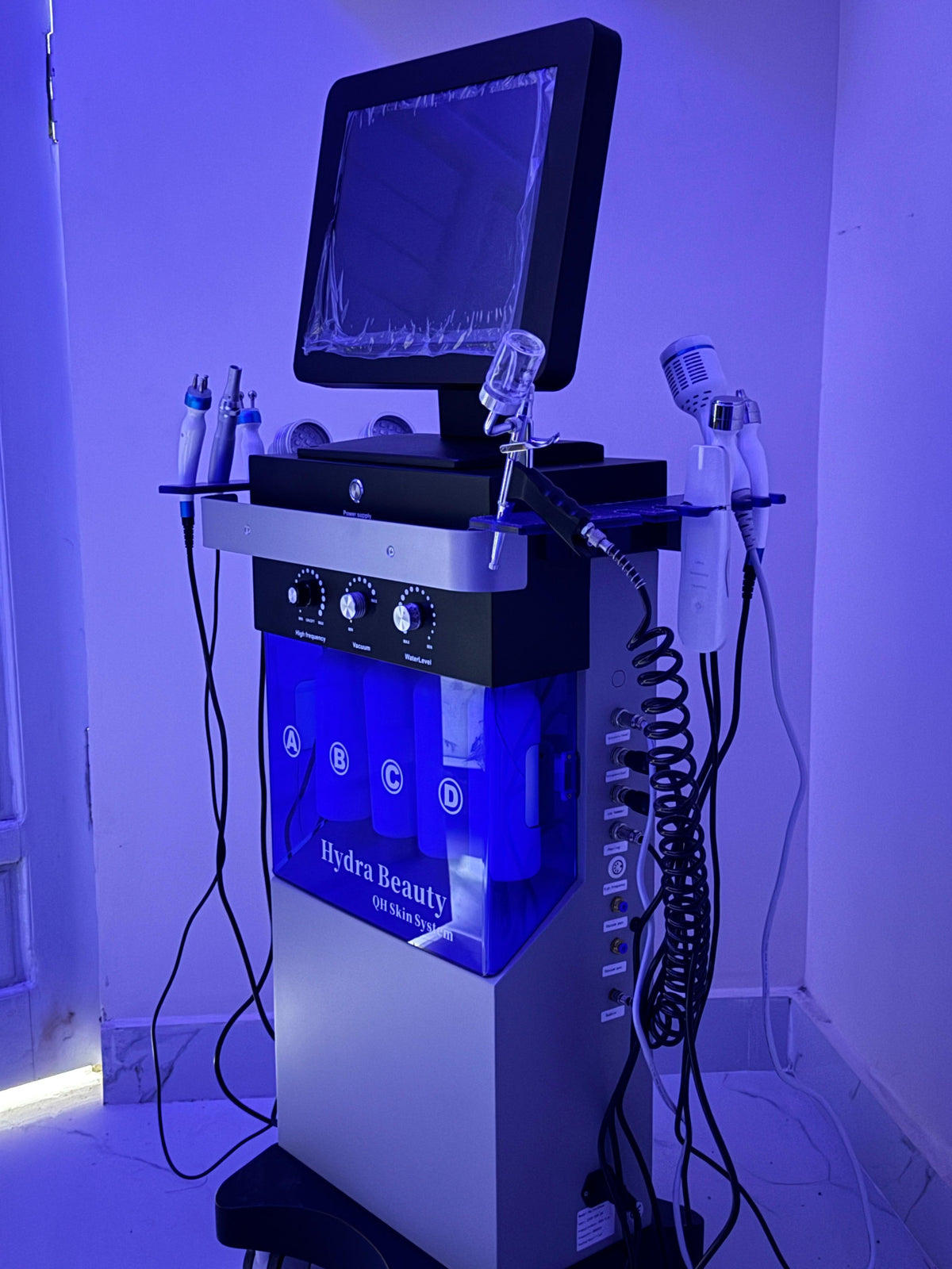 HYDRA FACIAL 14 IN 1